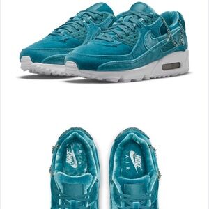 Nike velvet Teal Sneakers